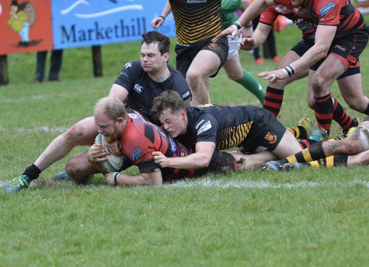 Neil Faloon scores the match-winning try