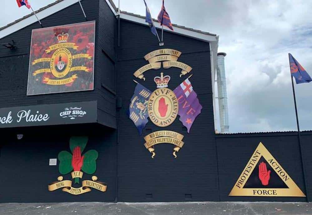 Mourneview estate UVF mural in Lurgan