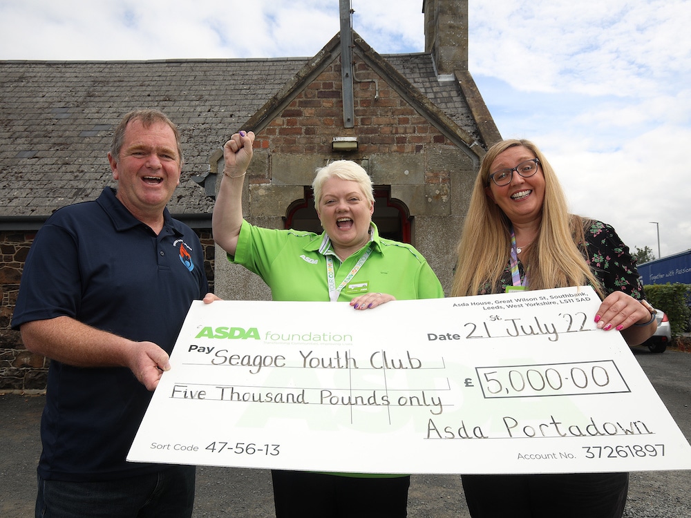 Asda Foundation donates £5,000 to Seagoe Youth Group for a kitchen revamp