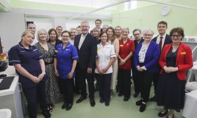 Health Minister Mike Nesbitt called in to meet staff at Daisy Hill Hospital’s new Trauma and Orthopaedics Unit during his visit to the hospital last week.