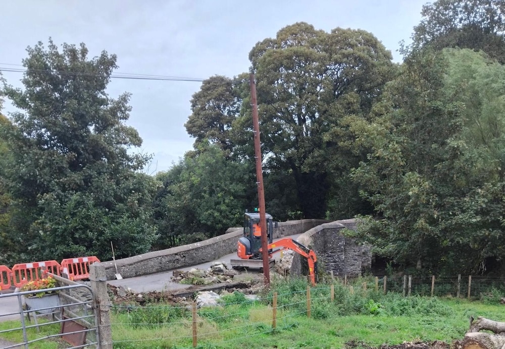 Work begins on repairing Clare Bridge